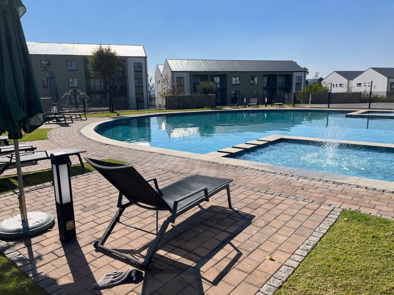 2 bedroom and two bath apartment for rent in Linbro Park - Photo 9