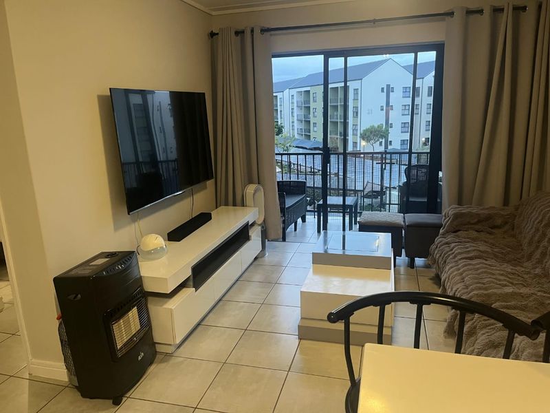 3 bedroom and two bath apartment for rent in Linbro Park - Photo 4