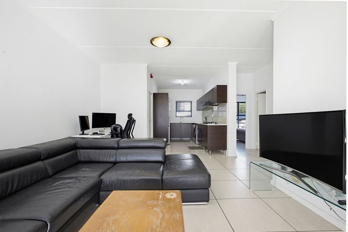pacious 3-Bedroom Apartment in a Secure Lifestyle Estate – Ideal for Corporate Accommodation - Photo 3