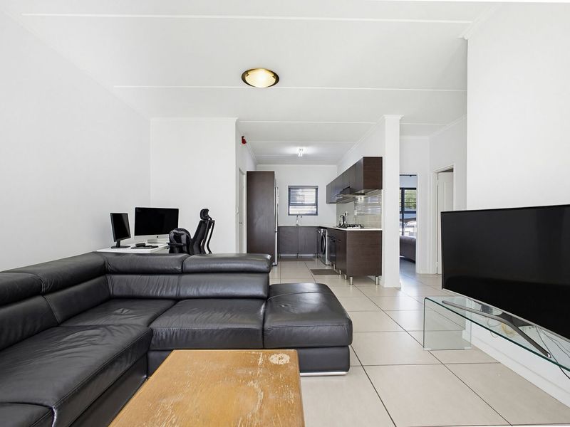 pacious 3-Bedroom Apartment in a Secure Lifestyle Estate – Ideal for Corporate Accommodation - Photo 3