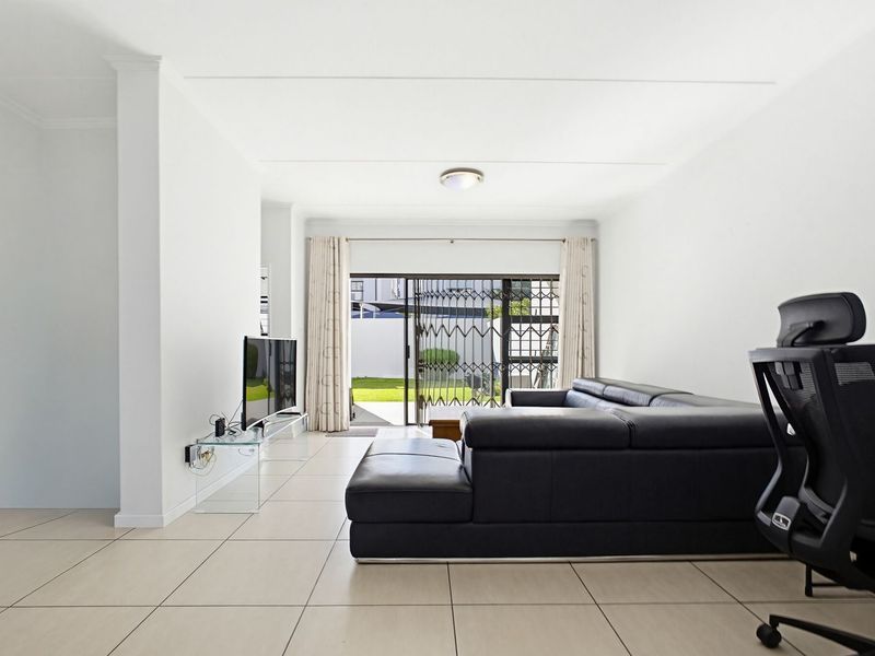 pacious 3-Bedroom Apartment in a Secure Lifestyle Estate – Ideal for Corporate Accommodation - Photo 4