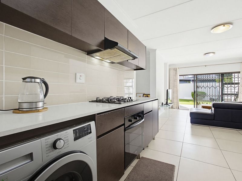 pacious 3-Bedroom Apartment in a Secure Lifestyle Estate – Ideal for Corporate Accommodation - Photo 1