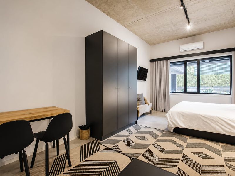 Fully Furnished Studio Apartment to Rent in Sandton - Photo 4