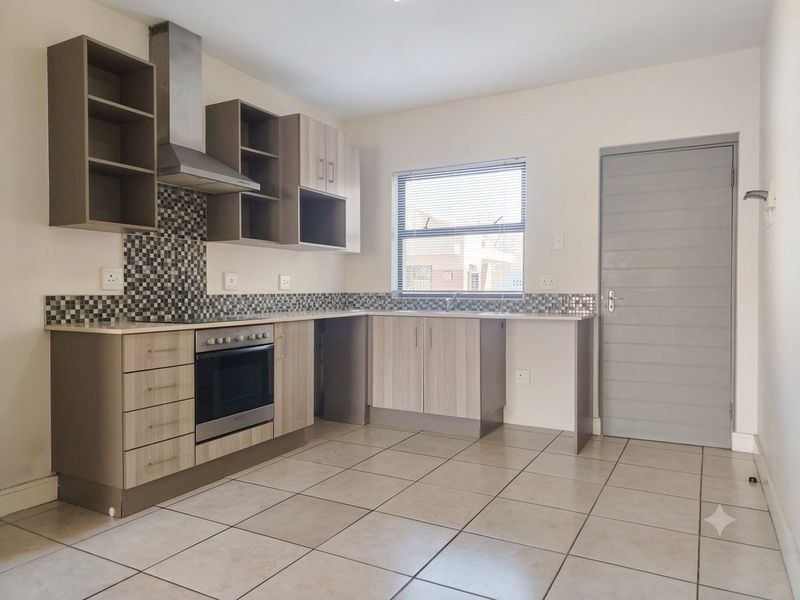 Unlock High-Yield Luxury: Airbnb-Friendly Executive Living at The Cube! - Photo 3