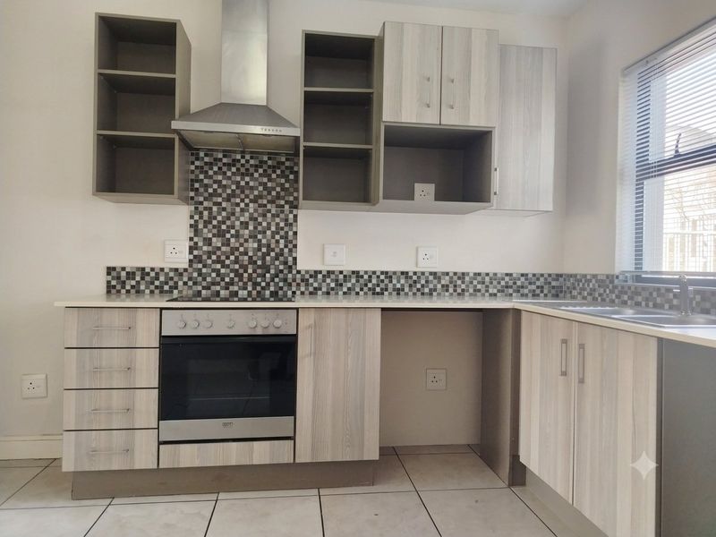 Unlock High-Yield Luxury: Airbnb-Friendly Executive Living at The Cube! - Photo 2