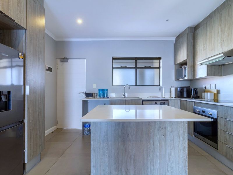 Airbnb-Friendly 2-Bed, 2-Bath Unit at 7 on Middle - Photo 4