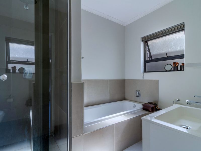 Airbnb-Friendly 2-Bed, 2-Bath Unit at 7 on Middle - Photo 10