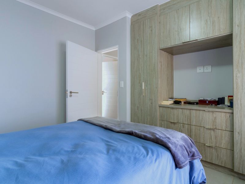 Airbnb-Friendly 2-Bed, 2-Bath Unit at 7 on Middle - Photo 7