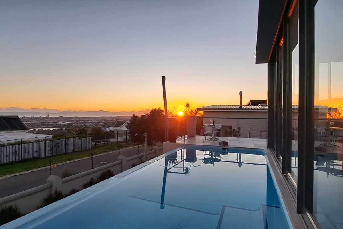 Spectacular Fairhaven Retreat, 2 Bedrooms - Photo 4