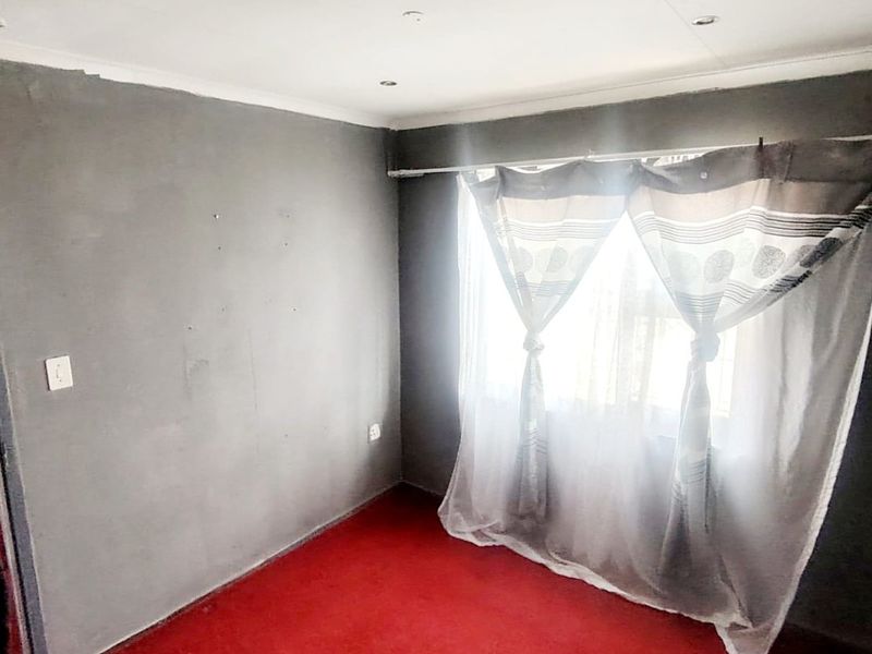 3 Bedroom House for Sale in Mdantsane - Photo 6