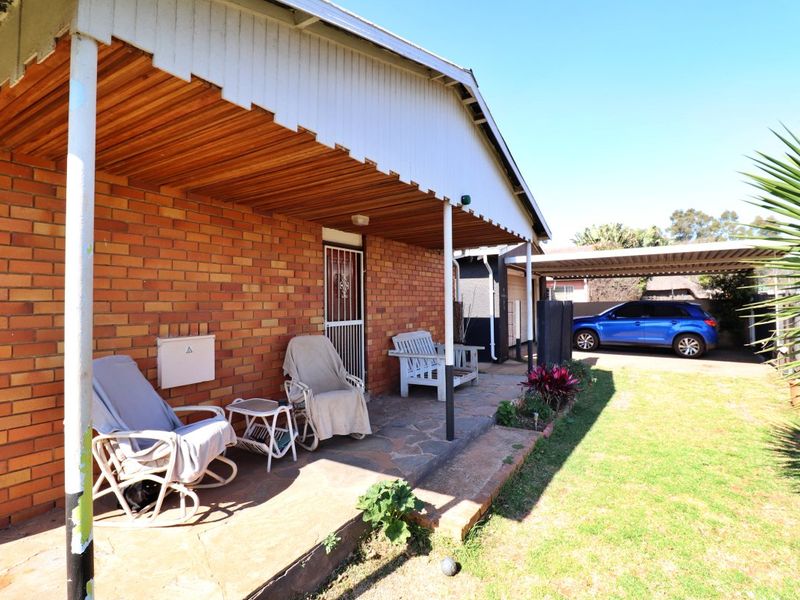 Exquisite 4-Bedroom Family Home for Sale in Klopperpark - Photo 1