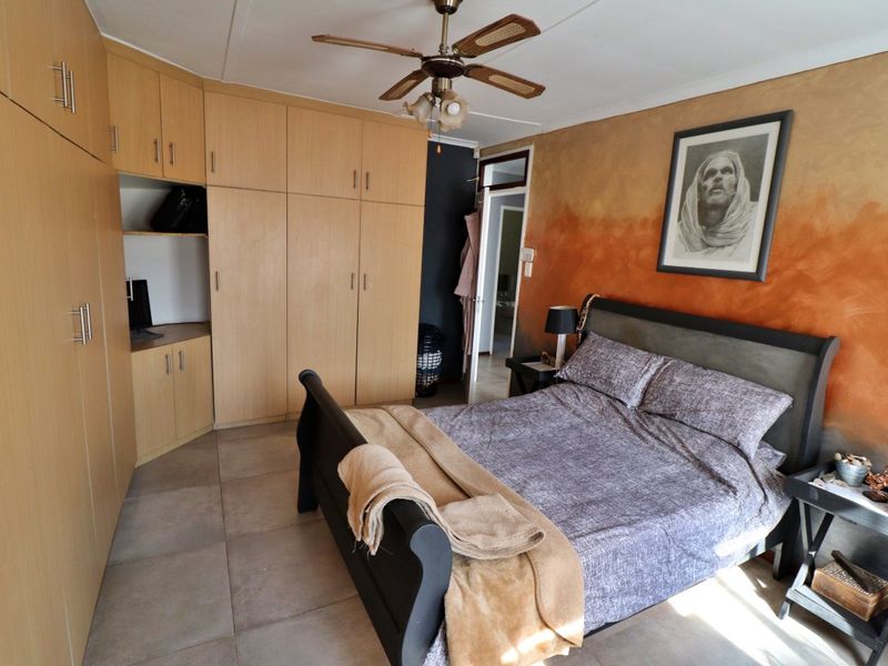 Exquisite 4-Bedroom Family Home for Sale in Klopperpark - Photo 10