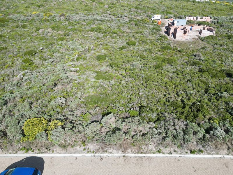 Vacant land in the most upmarket area in Gansbaai. Beautiful sea and mountain views.  - Photo 3