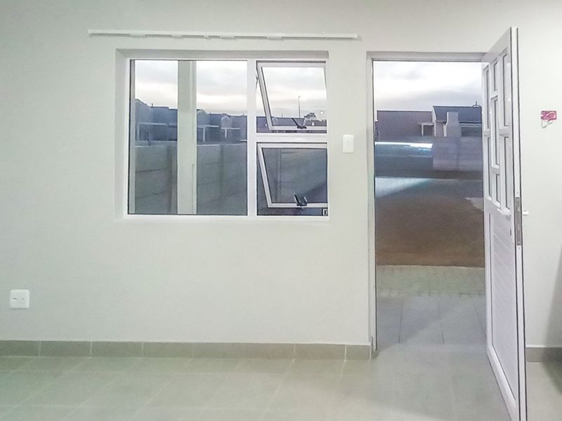 To Rent - Brand-New 2-Bedroom Townhouse – Modern Living at Its Best - Photo 4