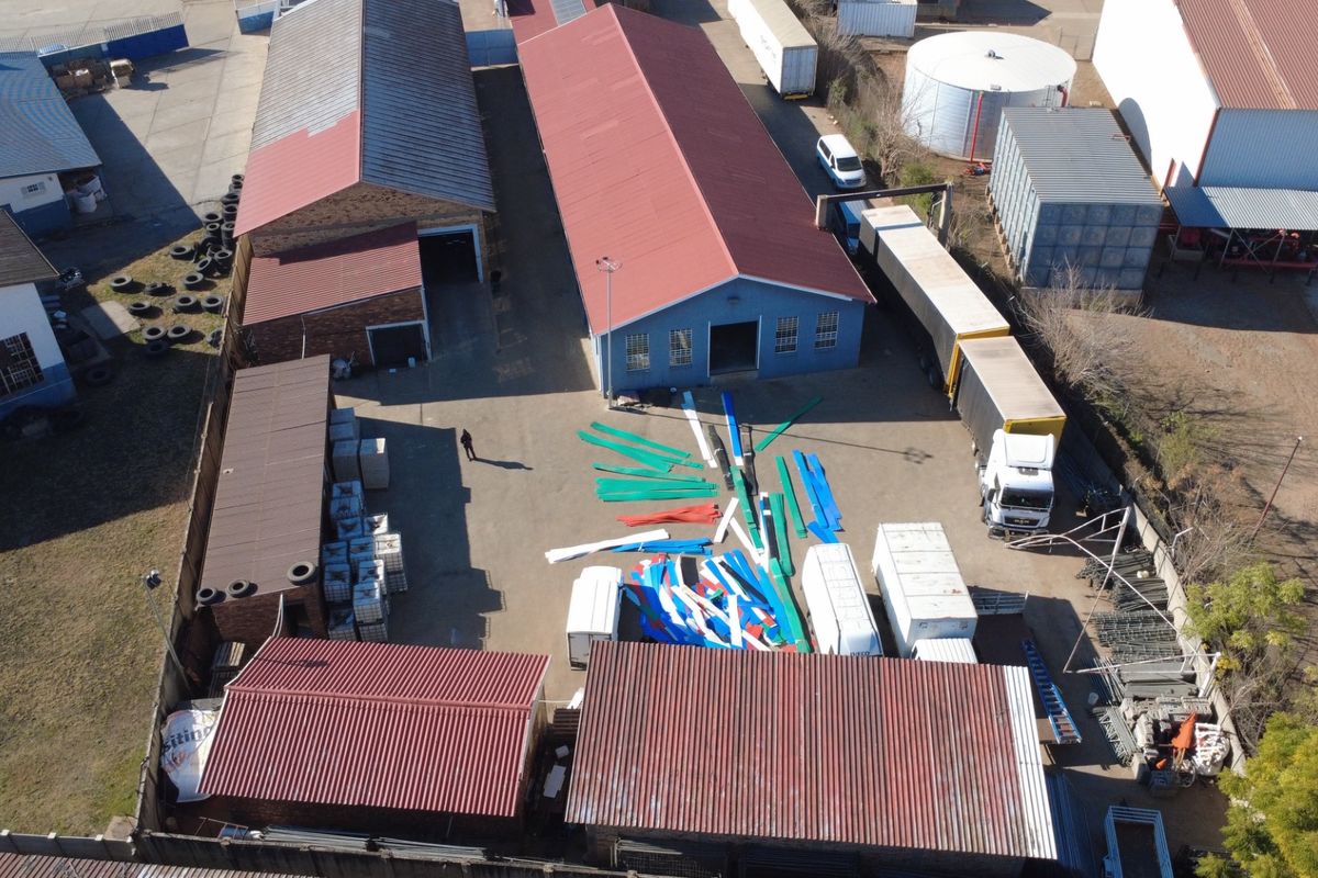 Industrial Warehouse with Secure Yard and Interlink Access - Photo 3