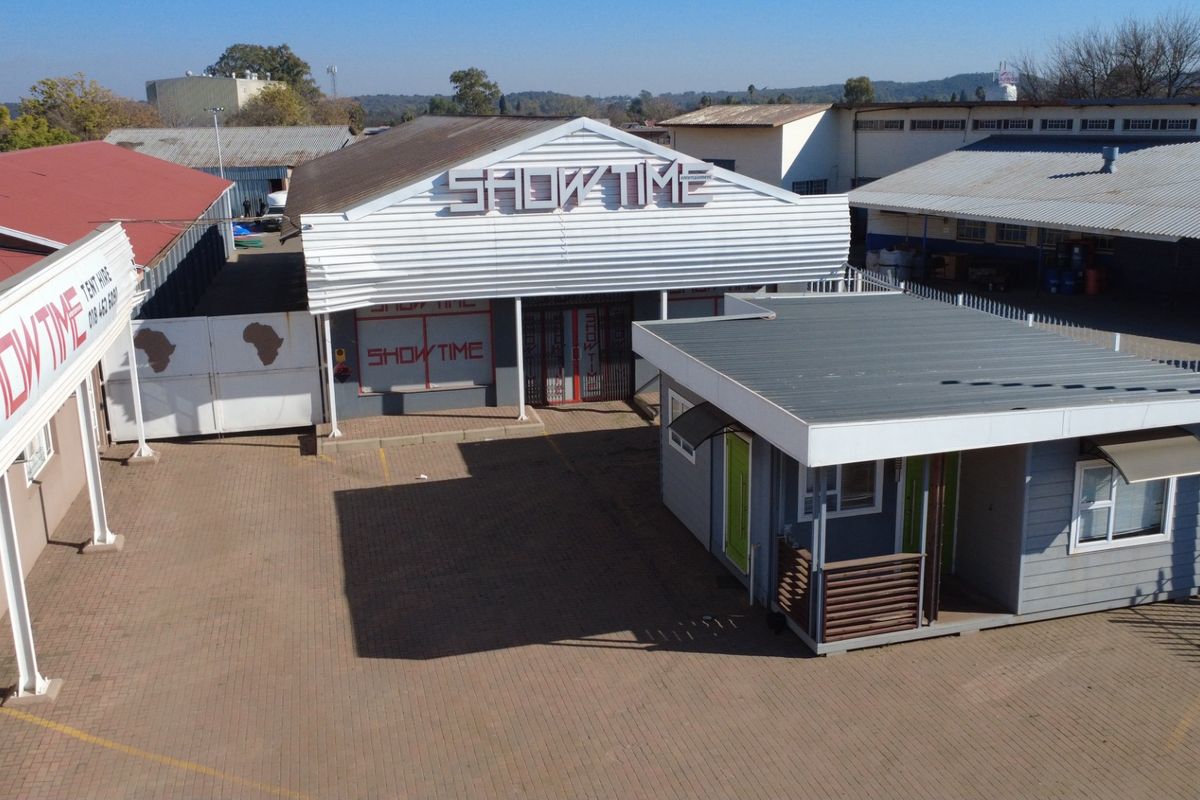 Industrial Warehouse with Secure Yard and Interlink Access - Photo 5