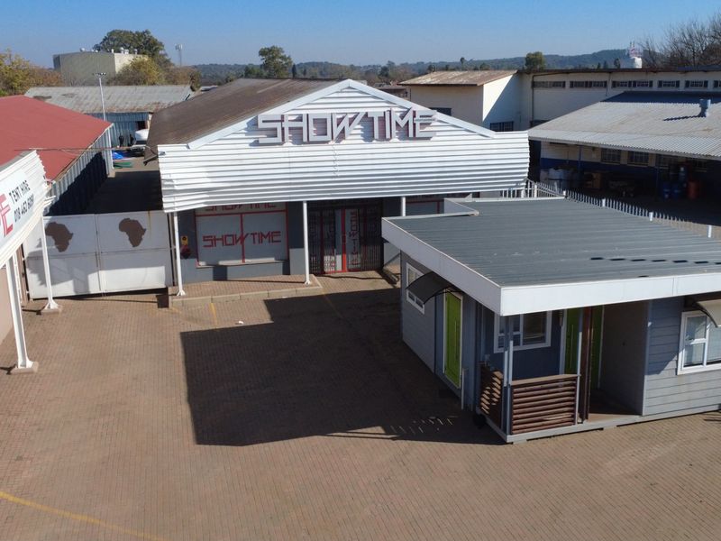 Industrial Warehouse with Secure Yard and Interlink Access - Photo 5