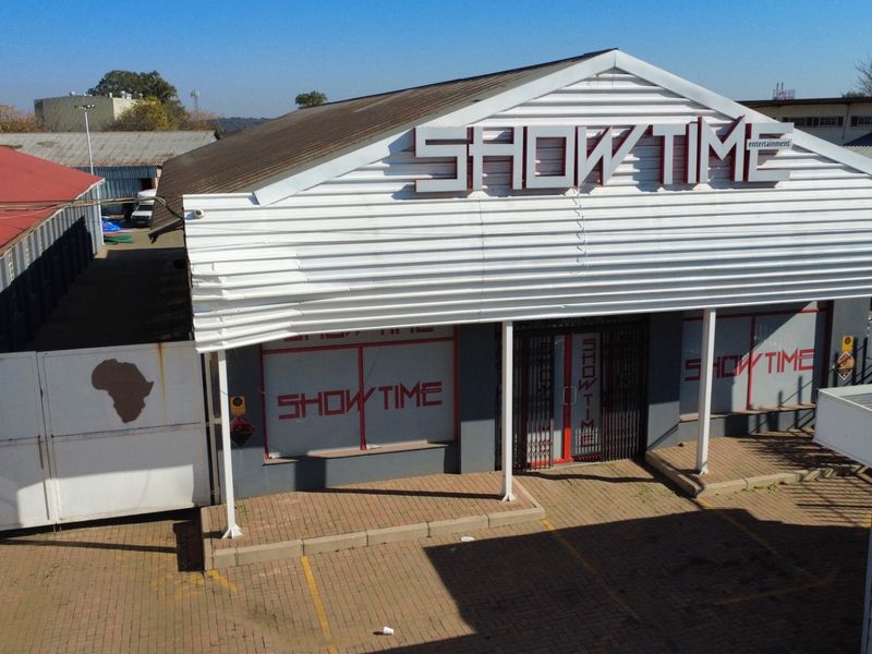 Industrial Warehouse with Secure Yard and Interlink Access - Photo 7