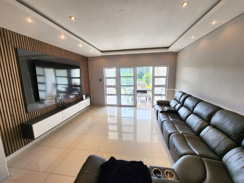 Ilala Ridge Estate - Newly renovated garden unit with modern finishes in this sought-after gated community in La Lucia - Available  1st of August - Photo 10