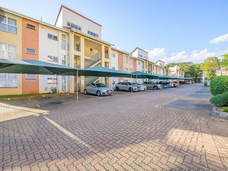 Two bedroom apartment to rent in Morningside  - Photo 3