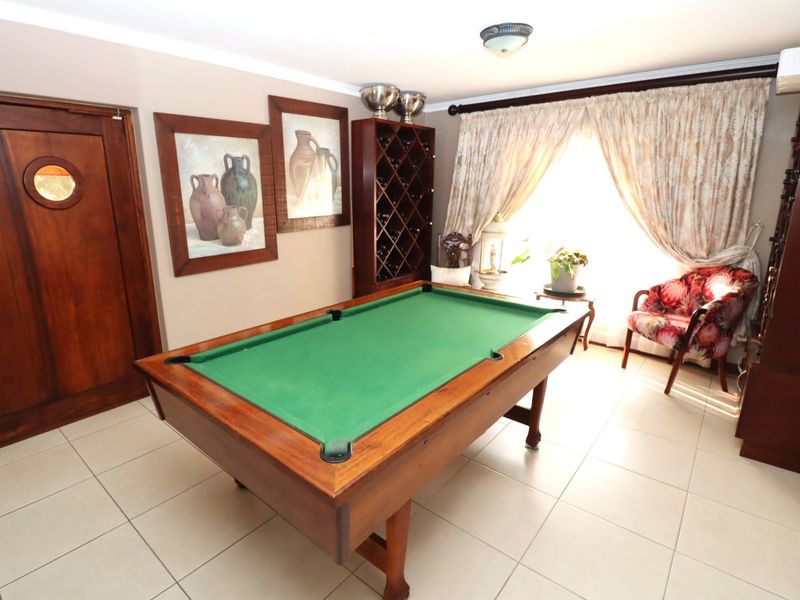 Executive Residence in Erasmuskloof – Premium Home for Professional Living, Business Conversion, or Strategic Investment - Photo 6