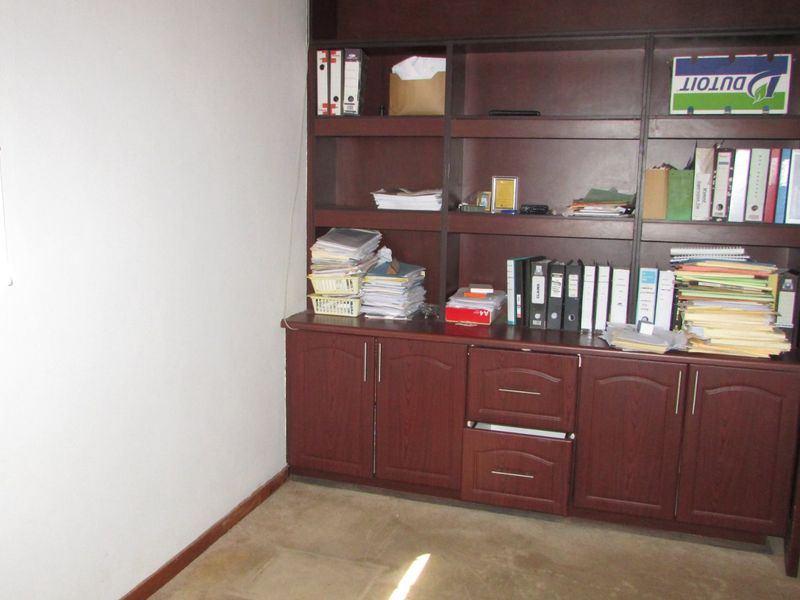 Large family home in quiet area - Photo 9