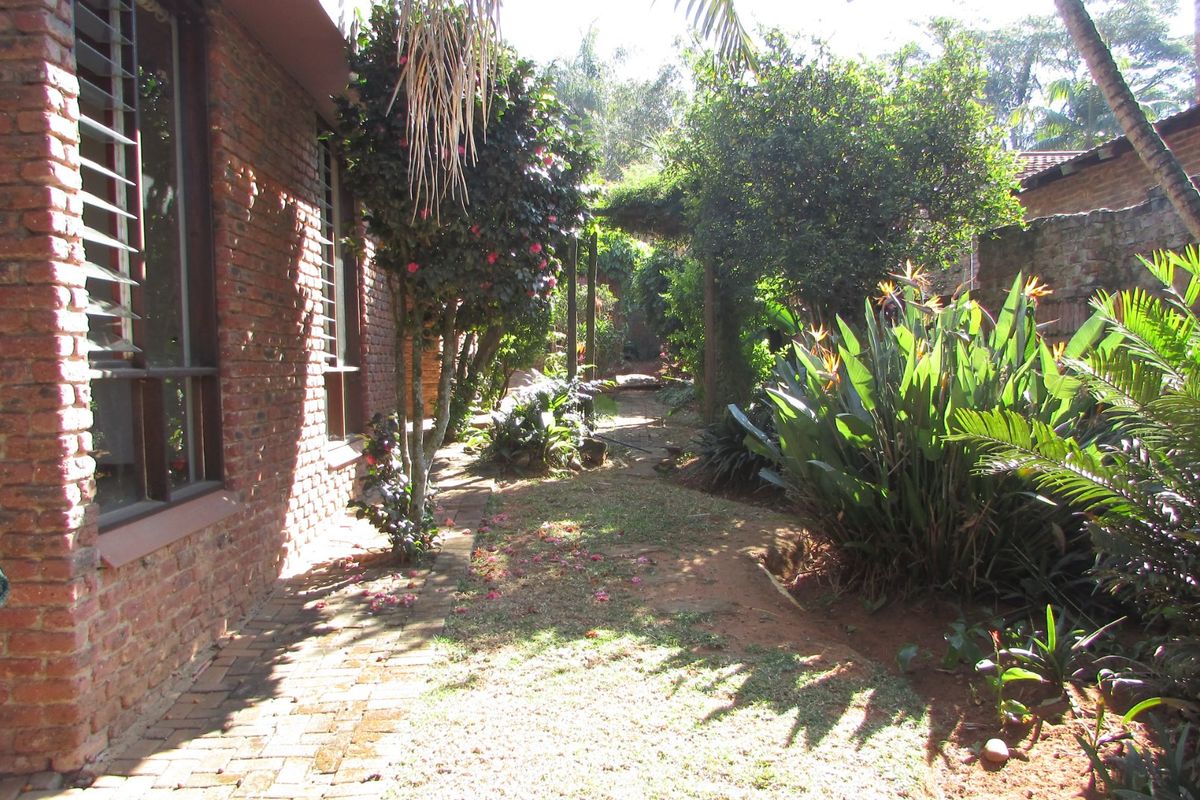Large family home in quiet area - Photo 3