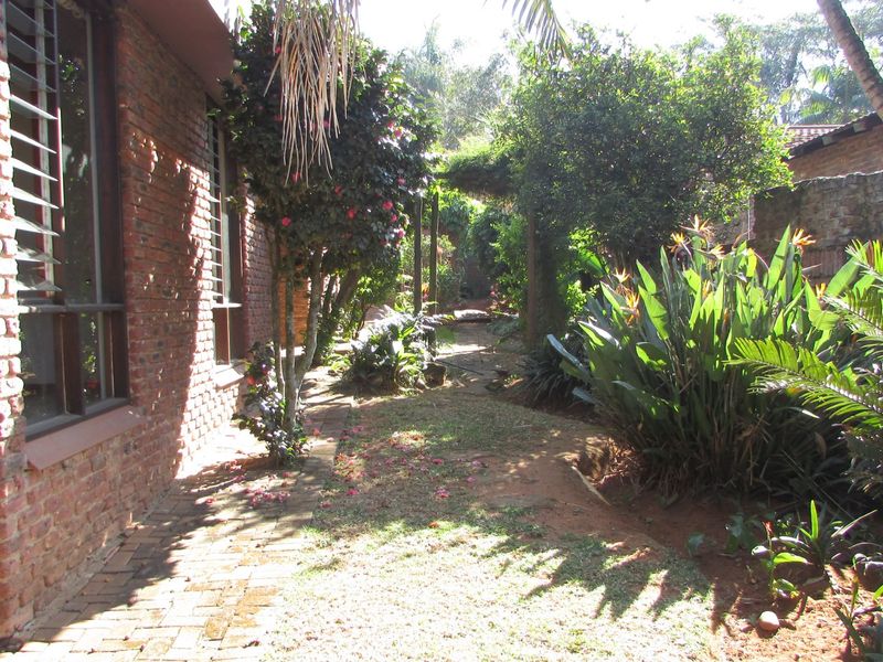 Large family home in quiet area - Photo 3
