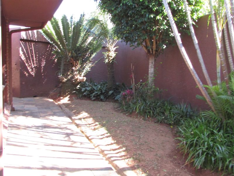 Large family home in quiet area - Photo 6
