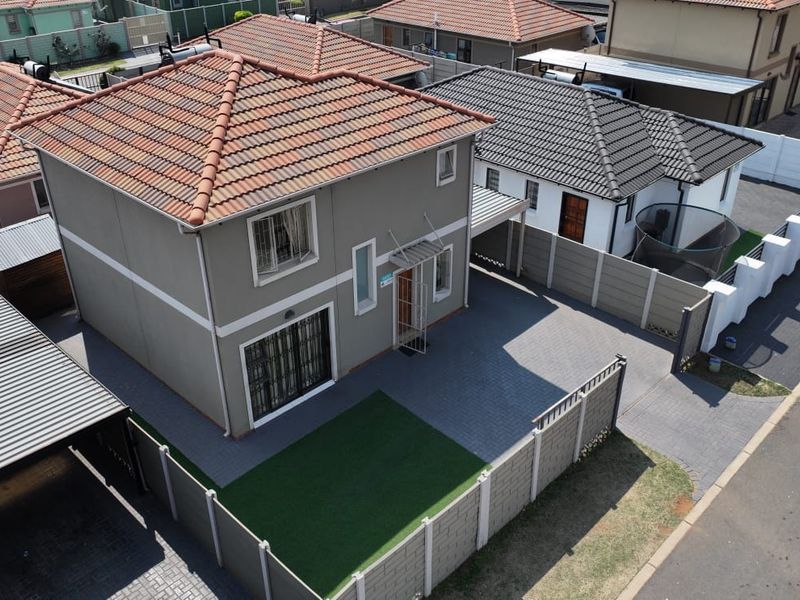 Beautiful family home for sale - Photo 1