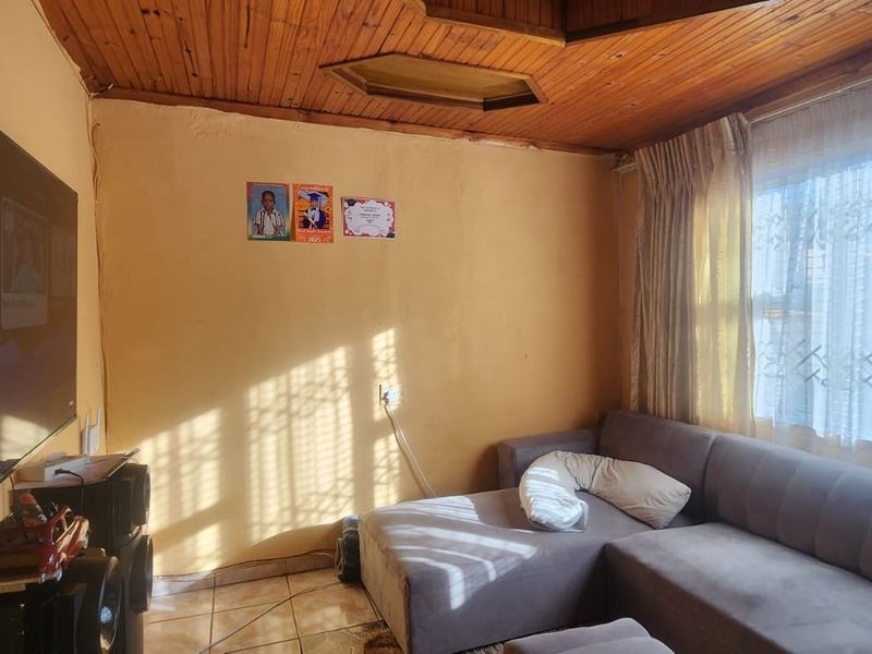 3 Bed House in Mdantsane Nu 17, Mdantsane for Sale - Photo 3