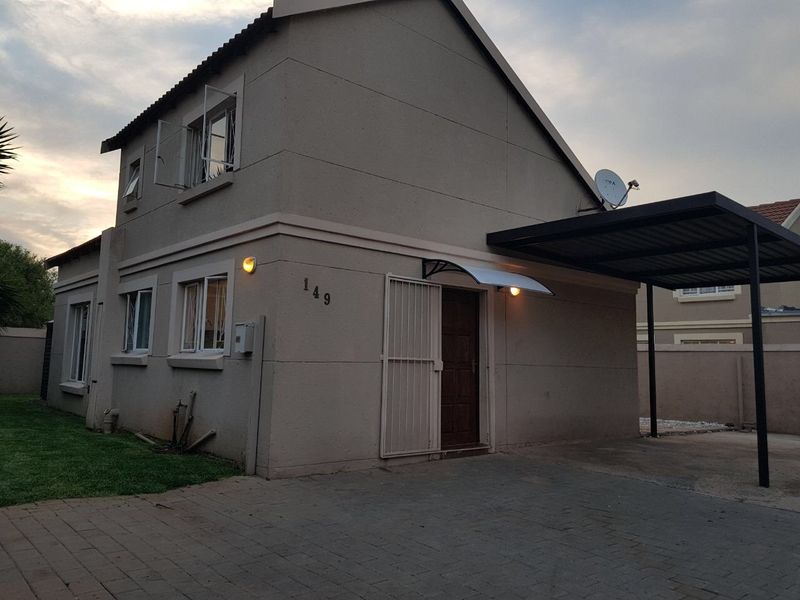 The Perfect First Home!   - Photo 1