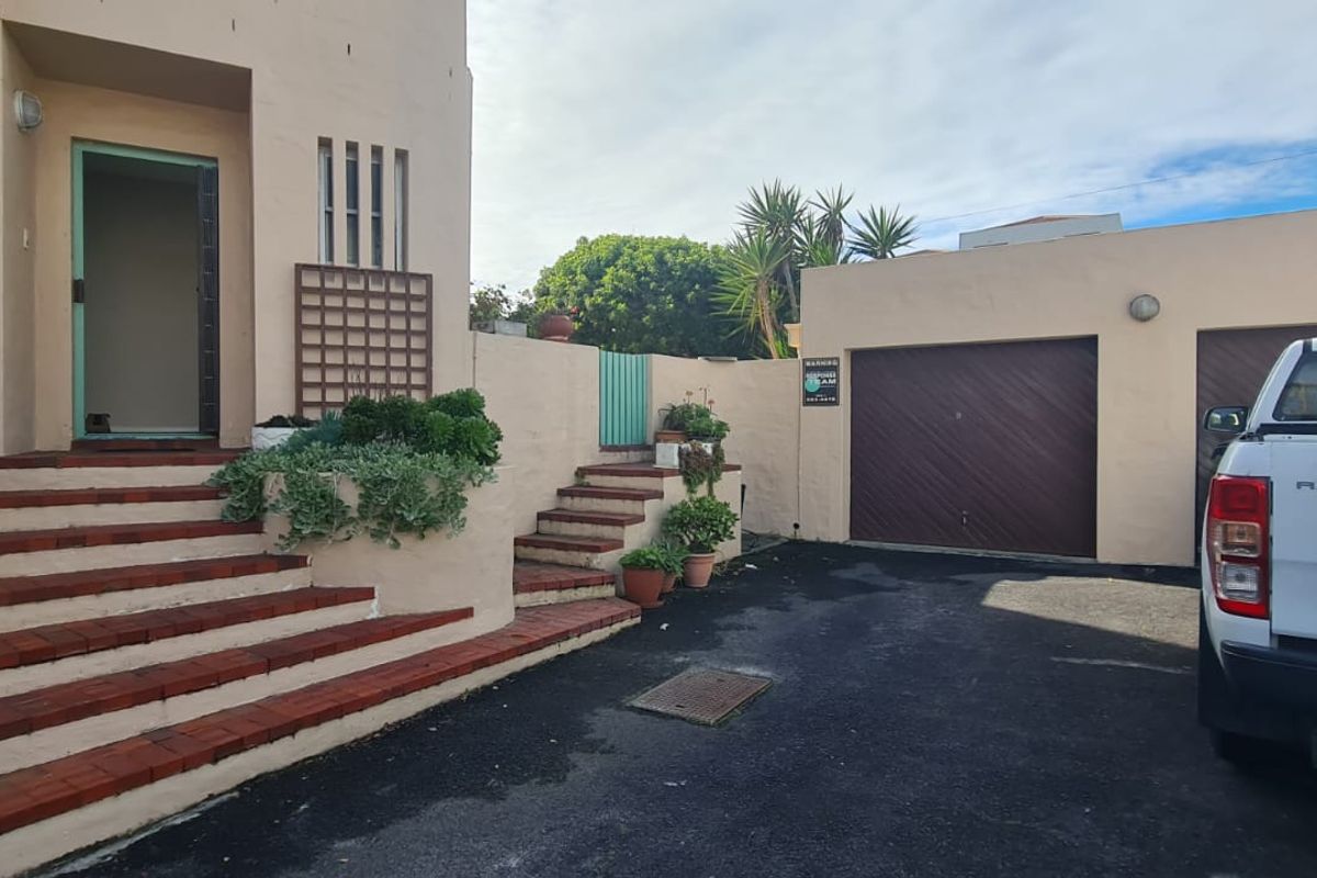 3 Bedroom Exclusive Boutique Townhouse in West Beach - Photo 2