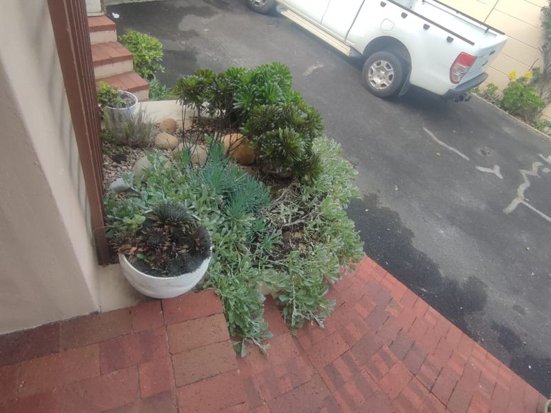 3 Bedroom Exclusive Boutique Townhouse in West Beach - Photo 3