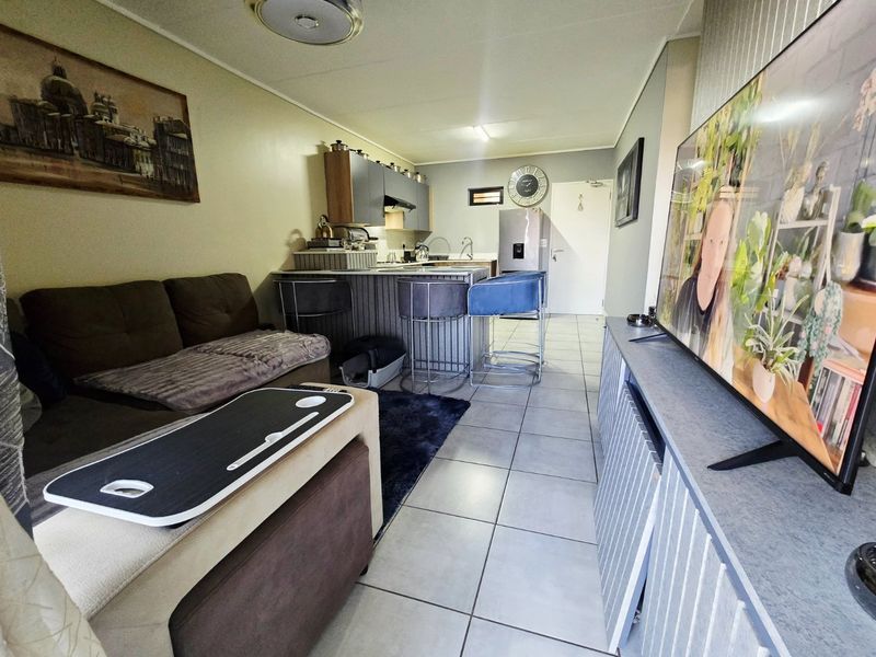 Modern 2-Bedroom Ground Floor Apartment for Rent in Green Park Lifestyle Estate  - Photo 4