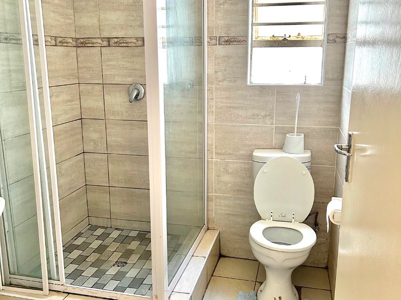 TWO BEDROOMS AND TWO BATHROOMS - Photo 10