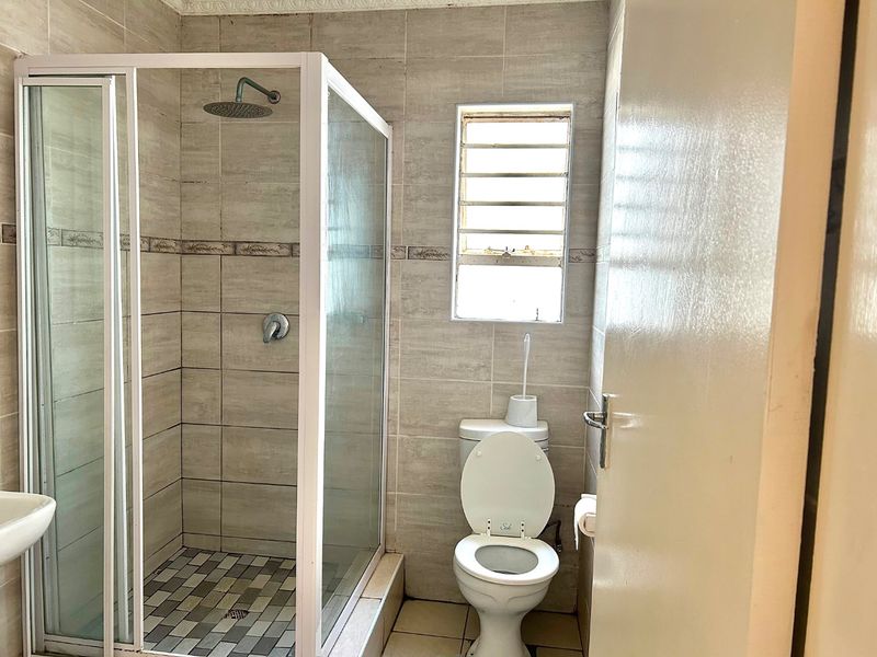 TWO BEDROOMS AND TWO BATHROOMS - Photo 9