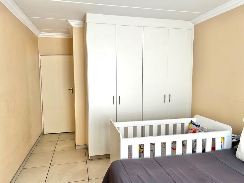 TWO BEDROOMS AND TWO BATHROOMS - Photo 8