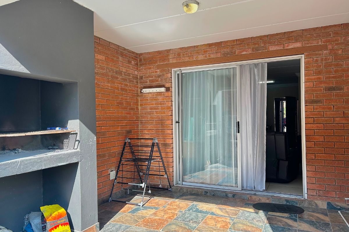 TWO BEDROOMS AND TWO BATHROOMS - Photo 2