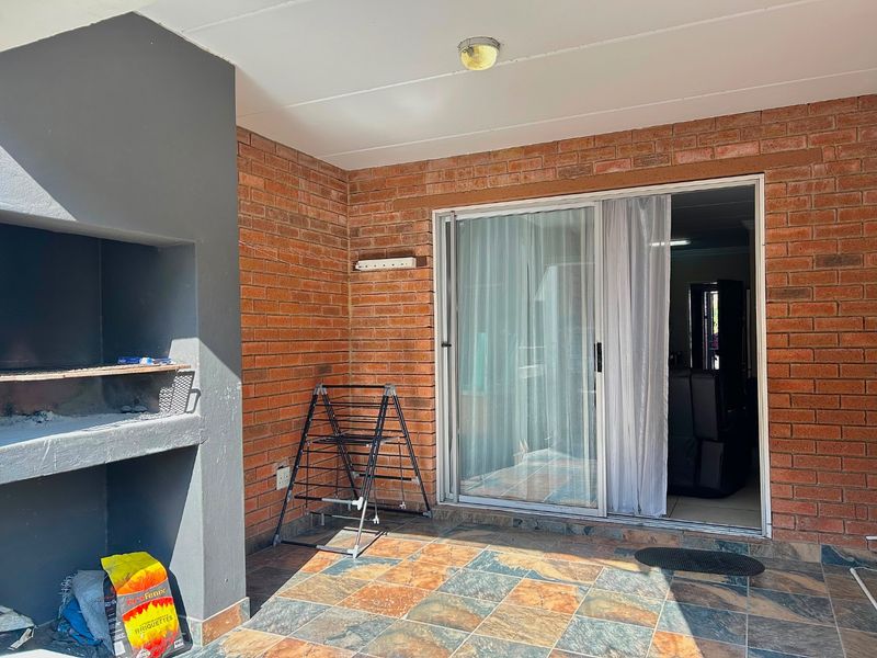 TWO BEDROOMS AND TWO BATHROOMS - Photo 2