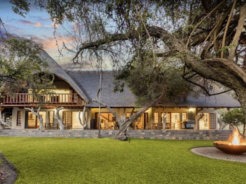 Luxury Boutique Safari Lodge | 380ha Private Game Farm | Turnkey Investment Opportunity - Photo 3