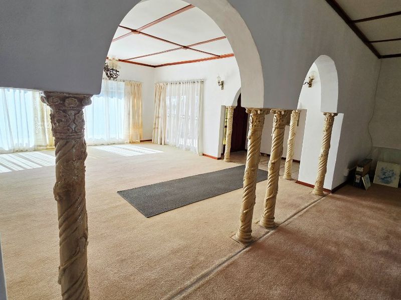 Spacious Family Home with Flatlet in a Quiet Area of Stilfontein - Photo 7