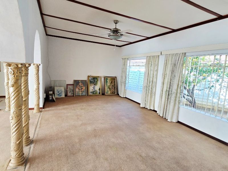 Spacious Family Home with Flatlet in a Quiet Area of Stilfontein - Photo 6