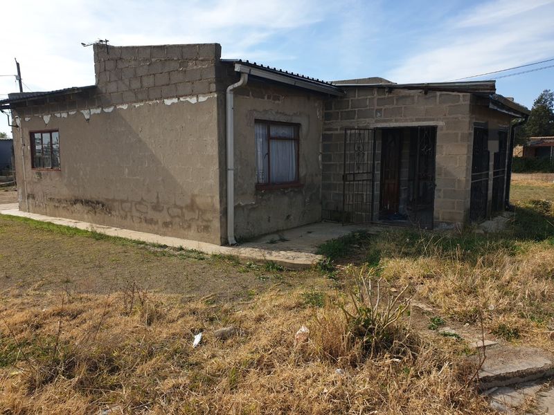 2 bedroom house in Botshabelo - Photo 1