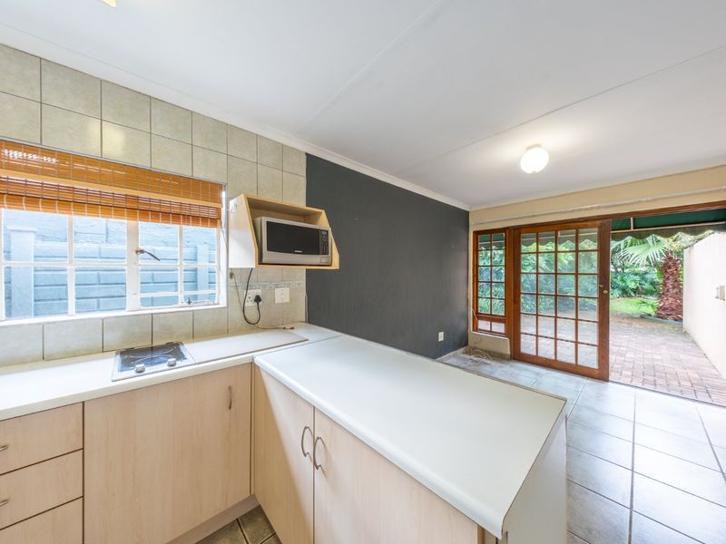 Stunning and safe cottage for rent in Bedfordview - Photo 5