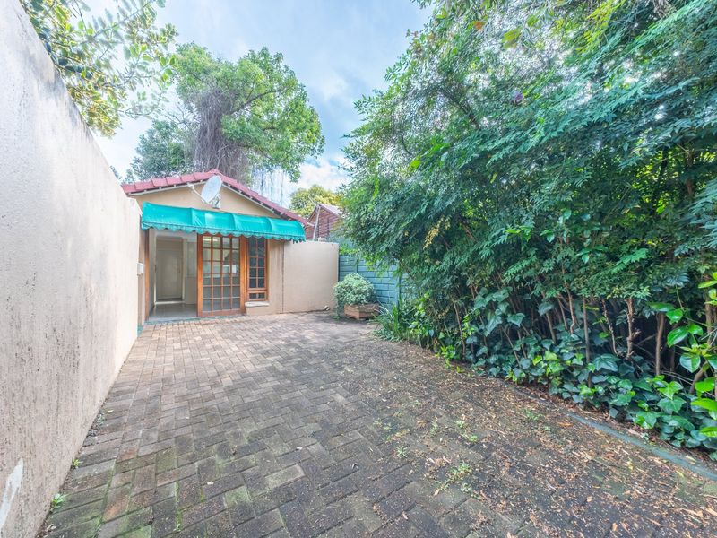 Stunning and safe cottage for rent in Bedfordview - Photo 8
