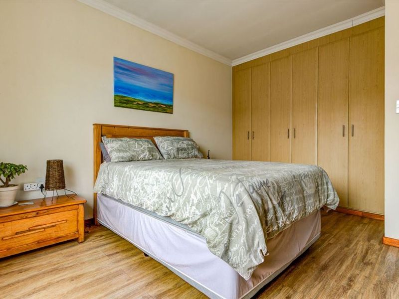 Modern Two-Bedroom Gem with Stylish Comfort - Photo 3