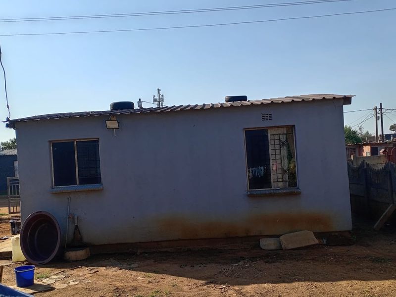 For Sale: Charming 2-Bedroom Home with Income Potential – R390,000 - Photo 3