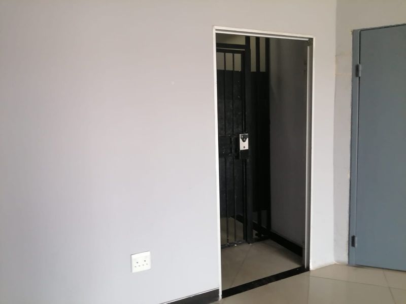 1100 SQUARE METERS COMMERCIAL BUSINESS PROPERTY FOR RENTAL - Photo 6