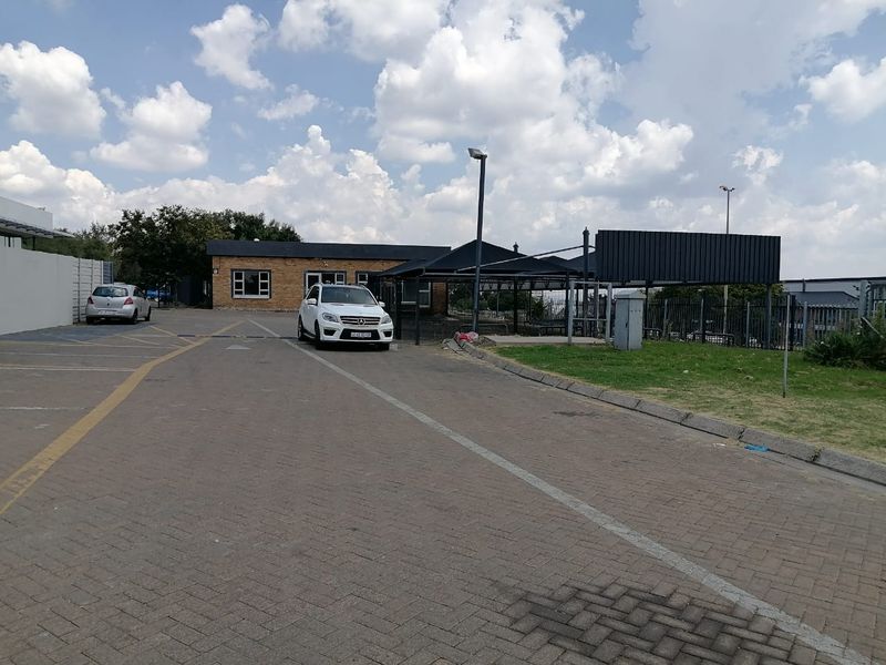 300 SQUARE METERS COMMERCIAL BUSINESS PROPERTY FOR RENTAL - Photo 1
